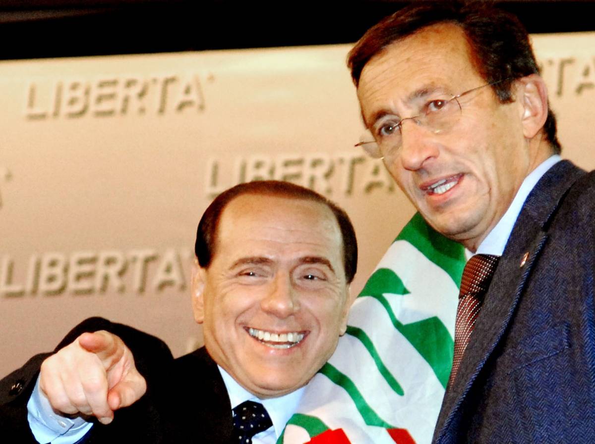 Berlusconi: "Dopo di me 
solo Fini può guidare 
il partito delle libertà" 