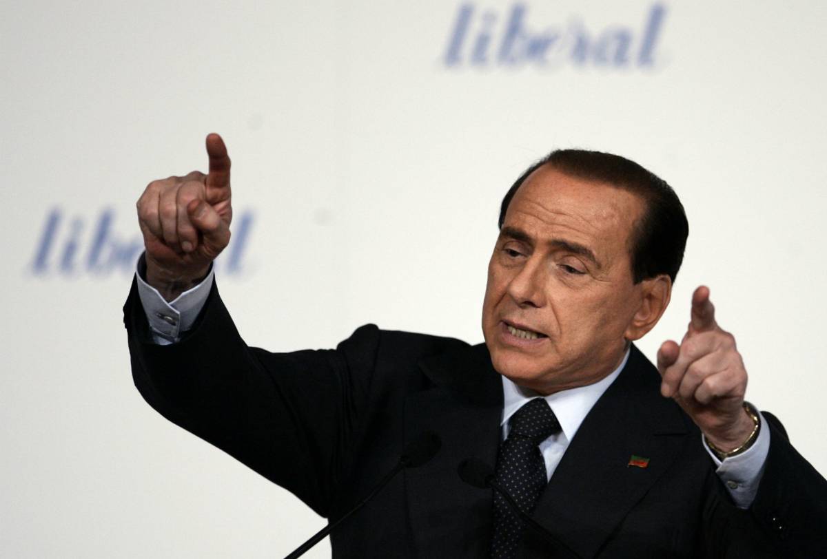 Berlusconi: "Lasciare la politica? 
Falsità, non ci penso neanche"