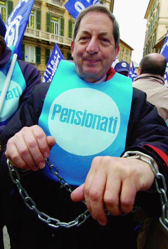 I Pensionati mandano in pensione  il segretario che vota Supermarta