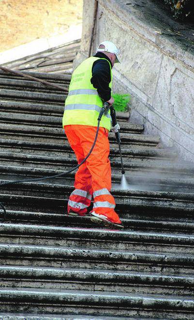 Multiservizi, dipendenti costretti alla precarietà