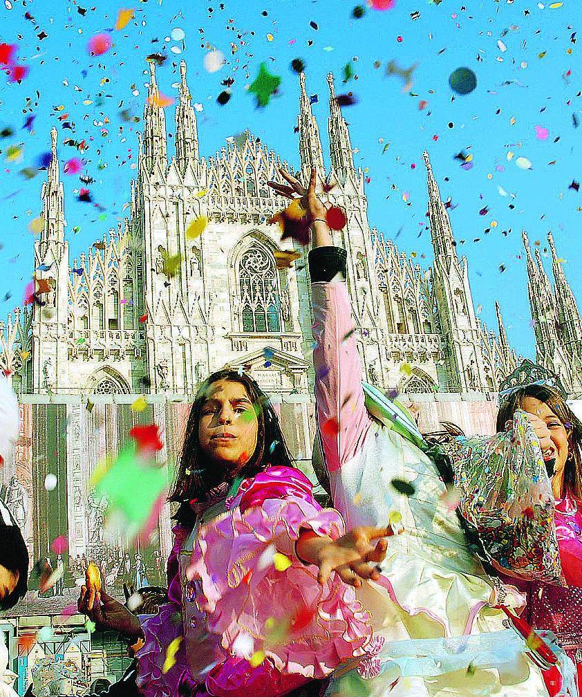 CARNEVALE  Magie pirotecniche e balli nelle bolle