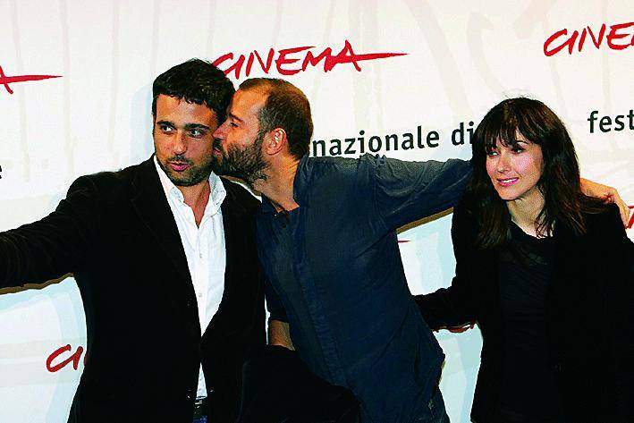 Genova in... Volo con il nuovo film «Uno su due»