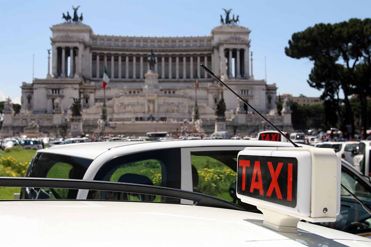 Il flop del pacchetto Bersani: i taxi sono ancora pochi e cari