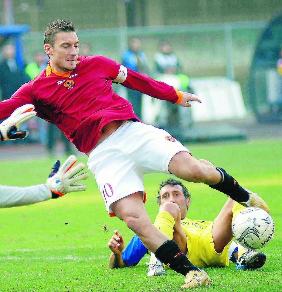 Sarà anche nervoso ma soltanto Totti salva questa Roma