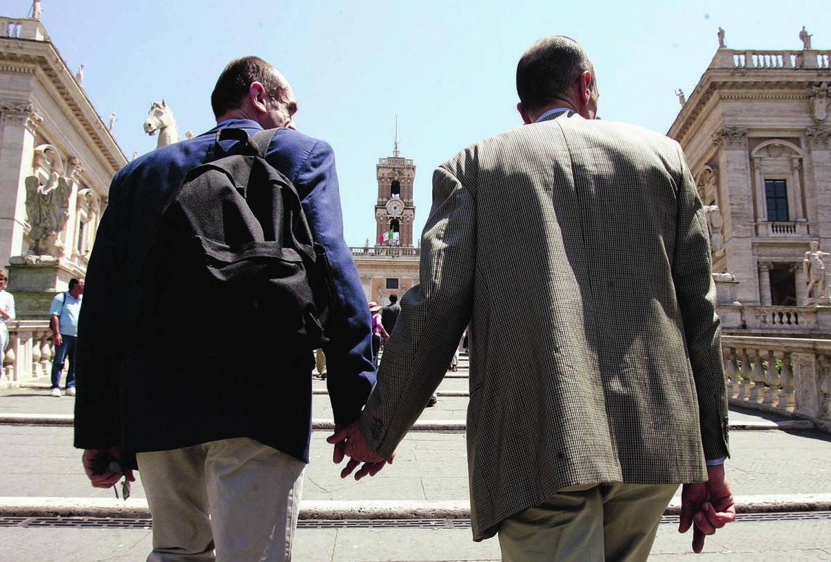 Il Comune sponsorizza i Dico  e va in piazza con l’Arcigay