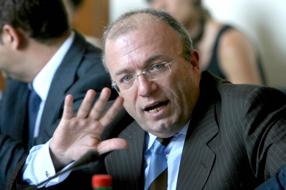 «Spionaggio» anti Mussolini: l’ex ministro sarà processato