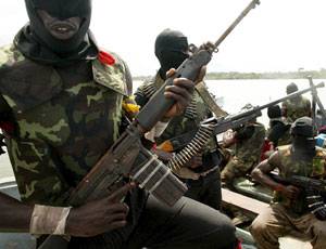 Rapiti in Nigeria, il Mend alza il tiro: 
"Non intendiamo liberarli presto" 