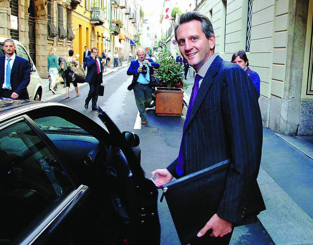 Mediobanca: «Generali guardi all’estero»