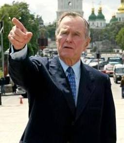Bush padre all'ospedale. Colto da malore 
mentre stava giocando a golf