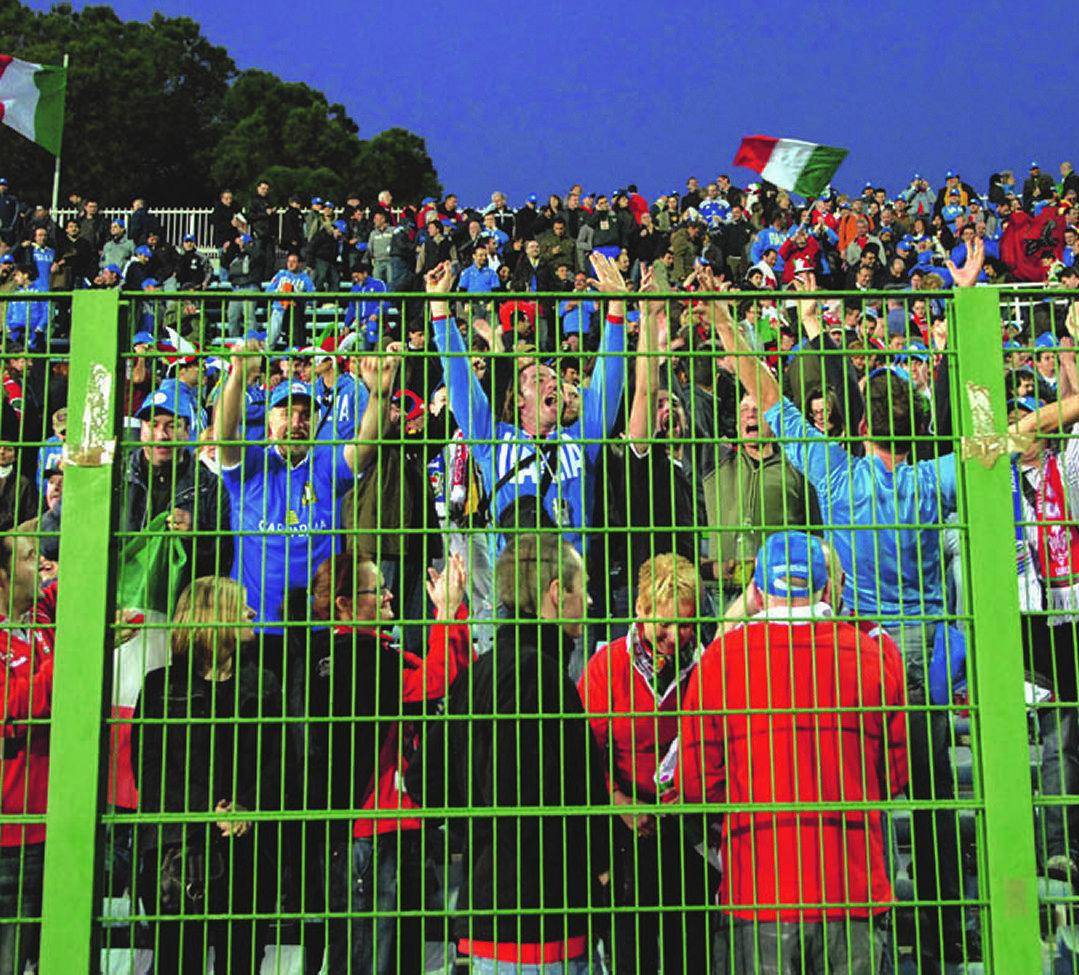 Cresce la febbre da rugby: in piazza un maxischermo