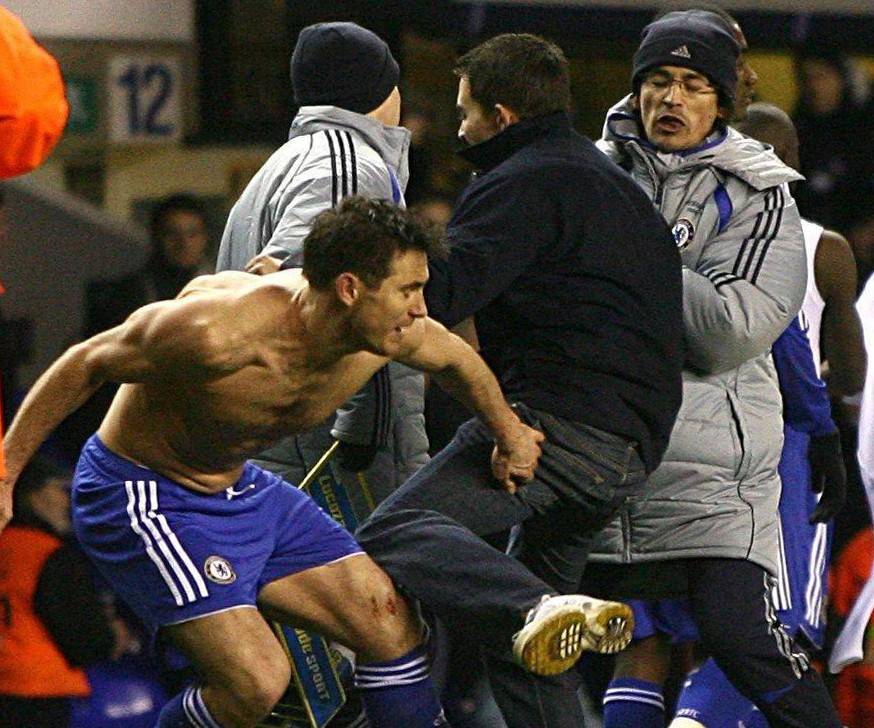 Tifoso aggredisce Lampard 
Bandito a vita dagli stadi