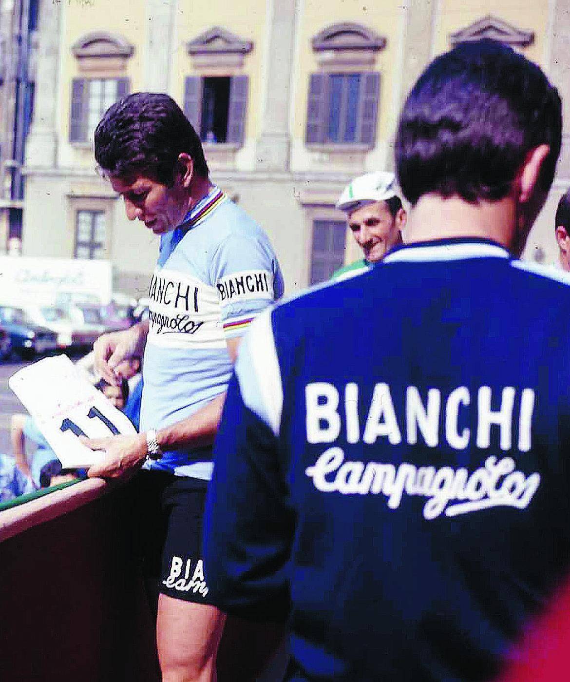 La Milano-Sanremo festeggia il secolo sfilando in Galleria