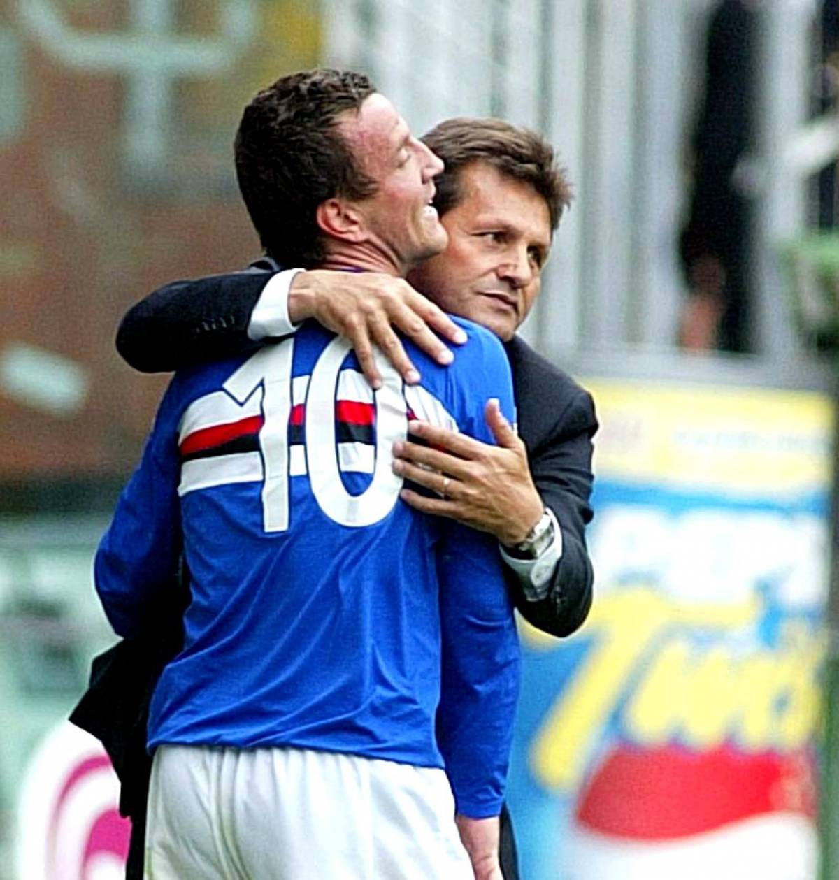 Novellino organizza una cena con  Flachi, giocatori e mogli