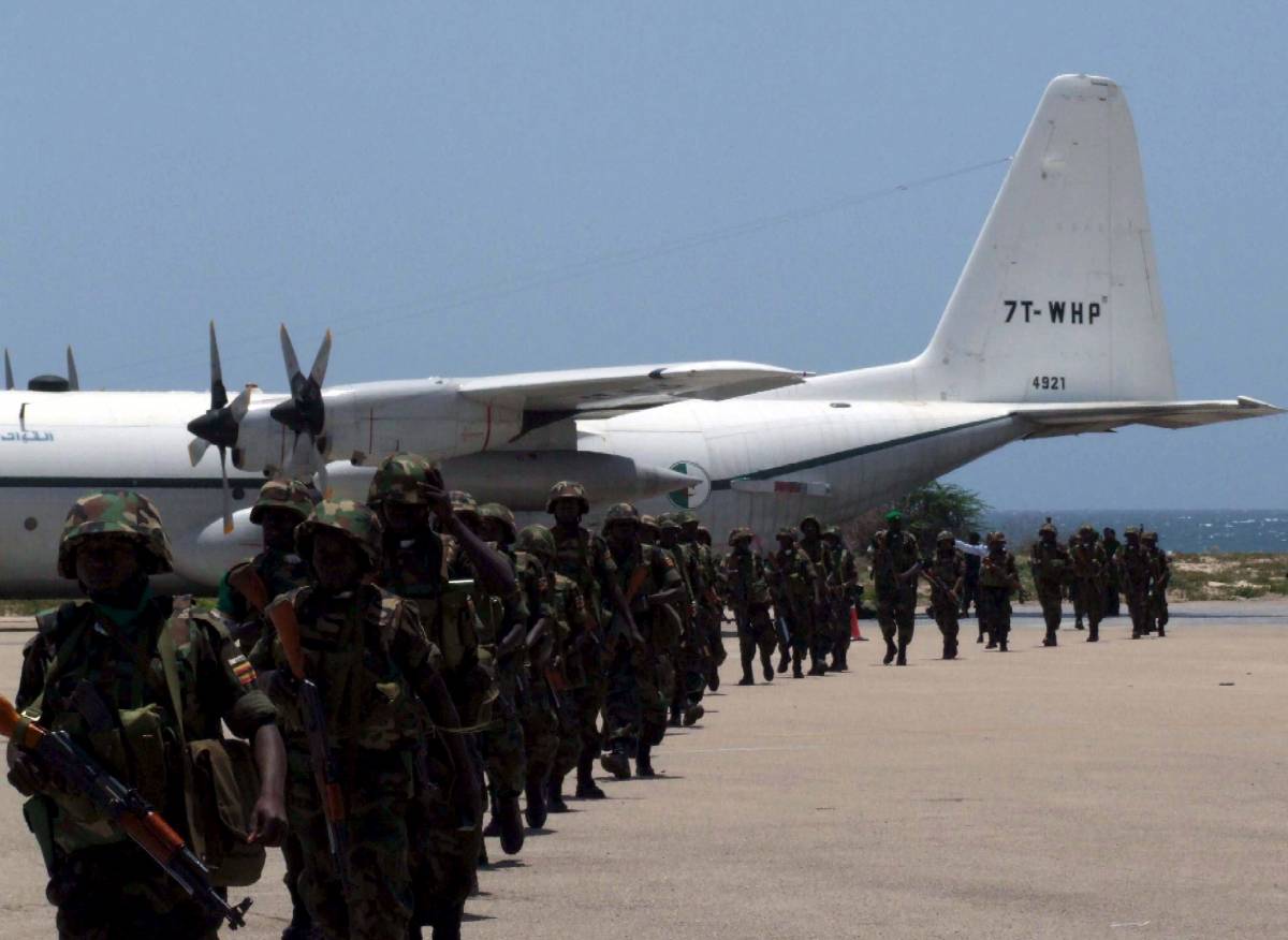 Mogadiscio, aereo abbattuto da tre razzi