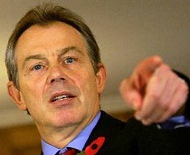 Blair mostra i muscoli all'Iran: "Liberate i nostri soldati"