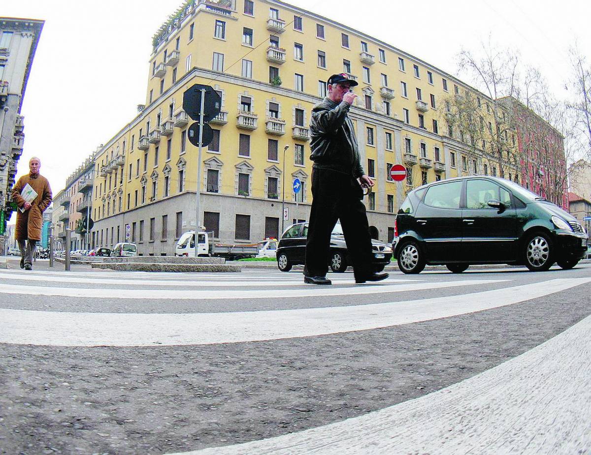 Troppi incidenti , i cittadini bloccano il traffico