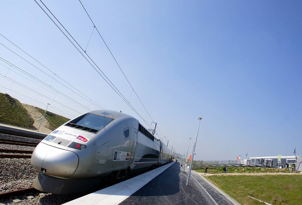 Il Tgv batte il record di velocità su rotaia