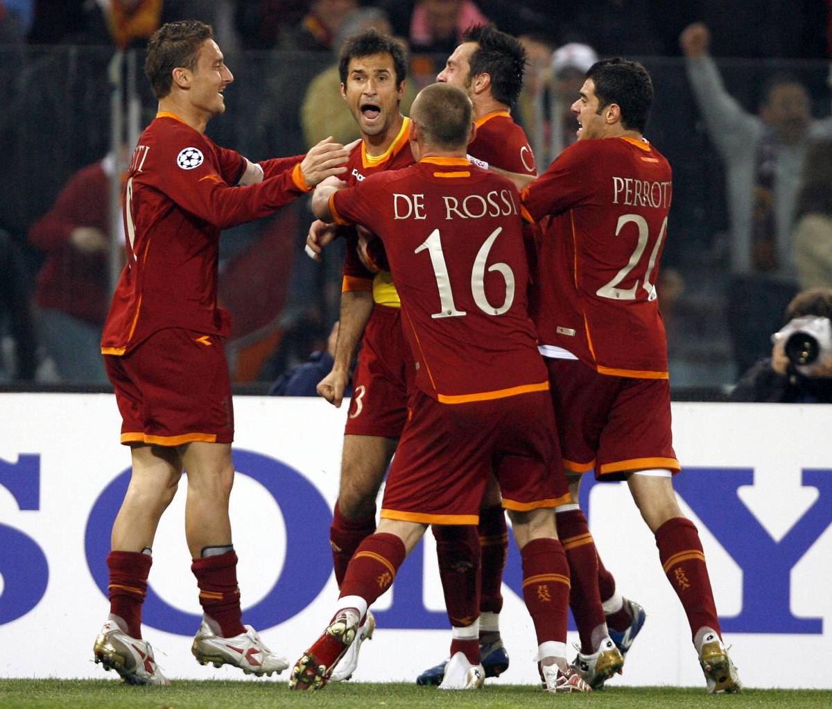 Champions: la Roma vince, 
ma non mette ko il Manchester