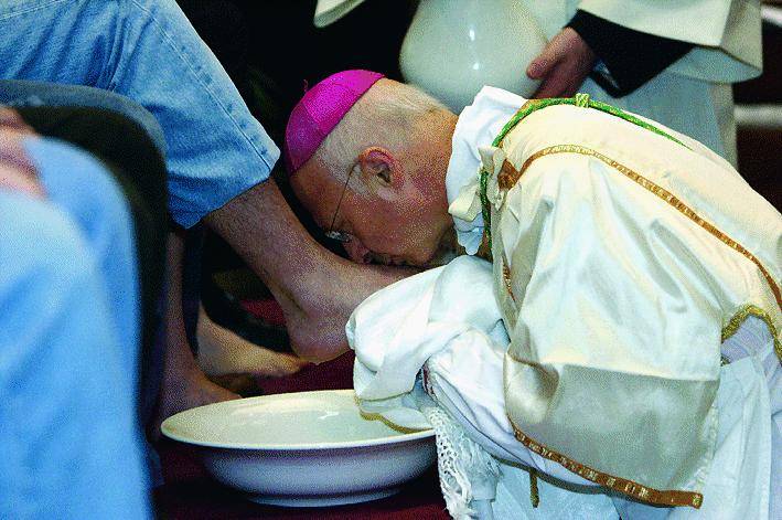 Bagnasco: «Il Vangelo parla all’uomo d’oggi»