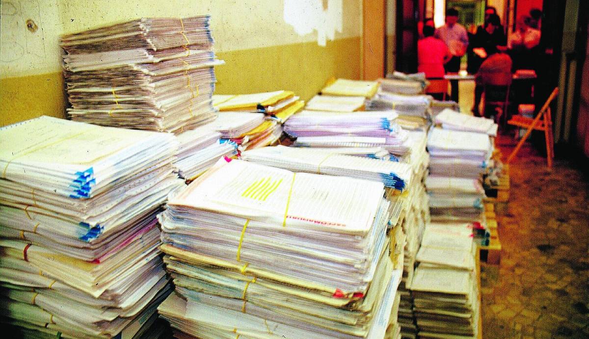 Il trucco dei cartellini fantasma. Così gli statali disertano l’ufficio