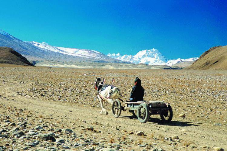 Tibet, il mistero della nevicata artificiale