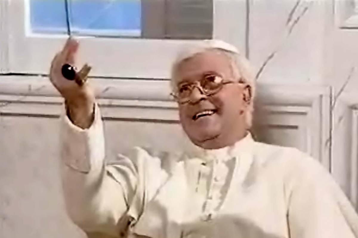 Mastella dall’aereo attacca la Regione: «Contro il Papa ha superato il limite»