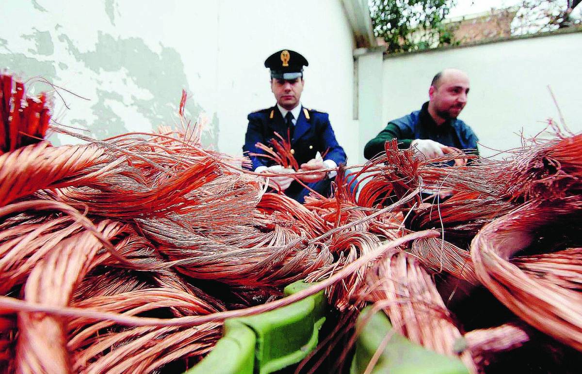 Furto di rame manda in tilt le Ferrovie Nord