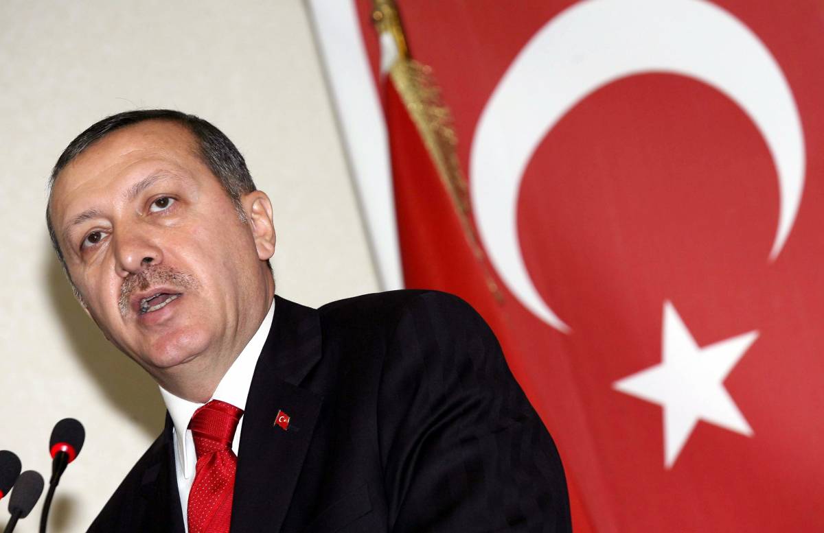 Turchia, Erdogan fa appello all’unità. Braccio di ferro sulle elezioni anticipate