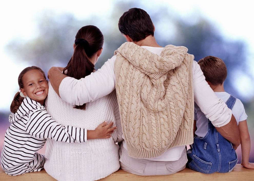 Italia, famiglie più piccole e vecchie 
Aumentano i figli fuori dal matrimonio