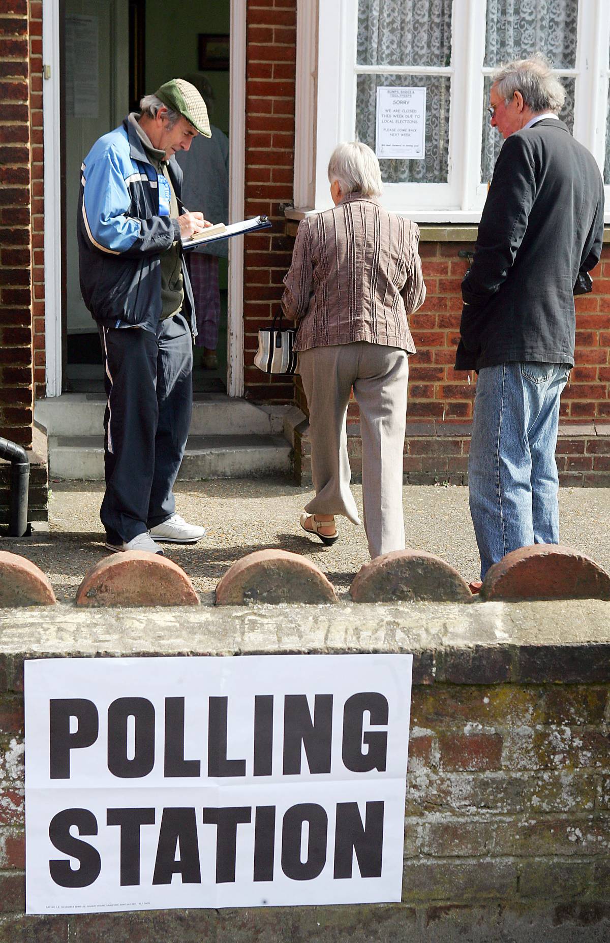 Oggi al voto in Scozia, Galles e Inghilterra: test per il Labour