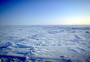 Polo Nord, il ghiaccio si scioglie più in fretta dei modelli
