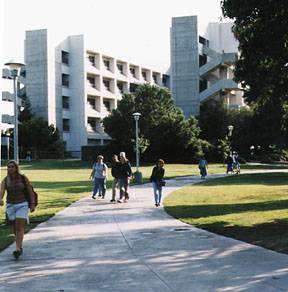 California, spari nel campus 
Ci sono un morto e due feriti 