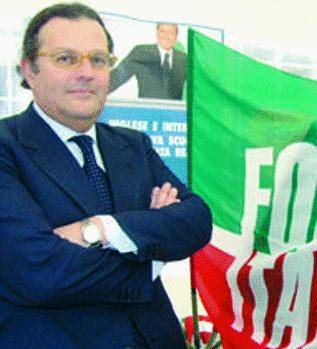 Il commissario metropolitano Cassinelli: «Faremo sentire la nostra ferma protesta anche contro gli aggressori del giovane picchiato ad Albisola» Azzurri in piazza per il «presidio di libertà» Manifestazione domani a Sampierdarena per solidarizzare co