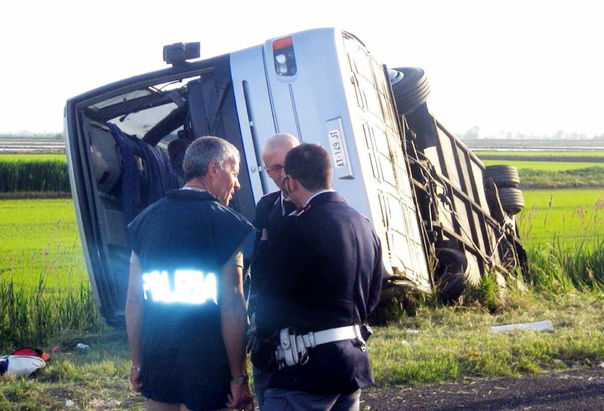 Bus, cannabis nel sangue: arrestato l'autista. Morto un altro bambino