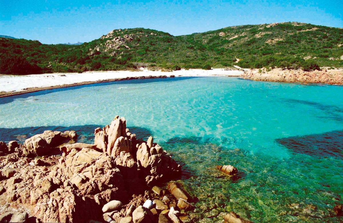 "Tassa Soru", la protesta dei tartassati: "Chi va in vacanza spenda il meno possibile in Sardegna"
