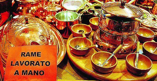 Mercatino «rosa» di artigianato fai da te