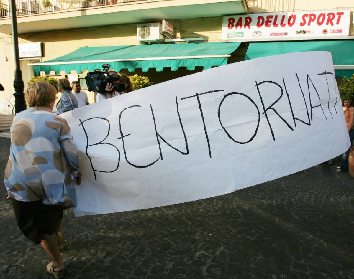 Rignano, liberi gli arrestati 
"Maestre: picchiate in cella"