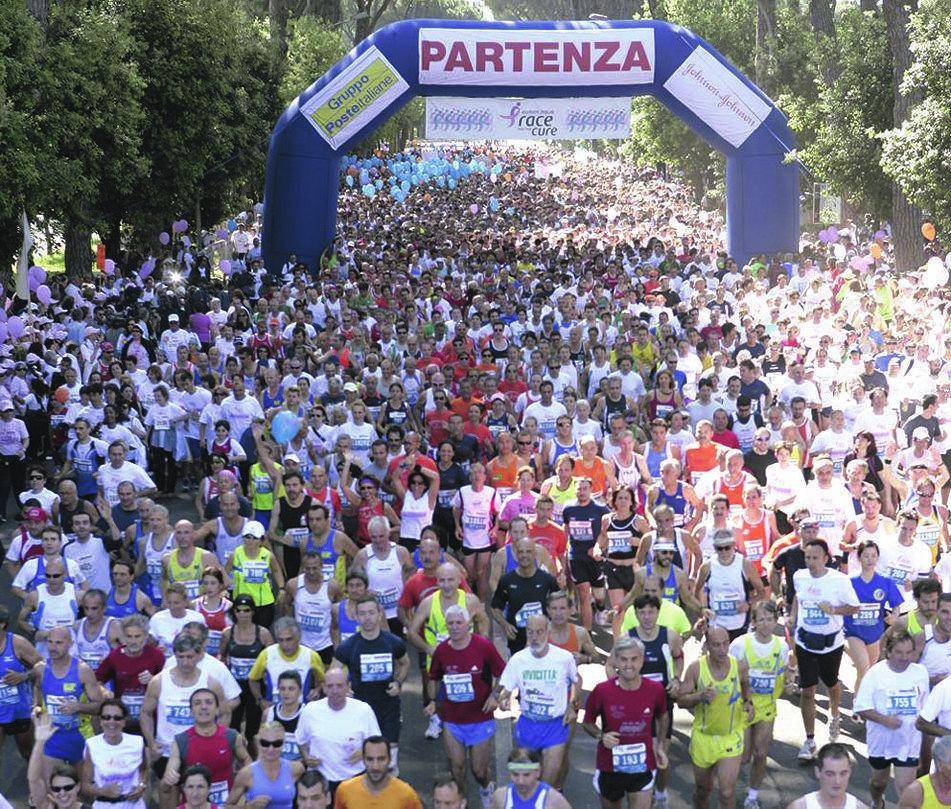 In ventimila di corsa a Caracalla per combattere i tumori al seno