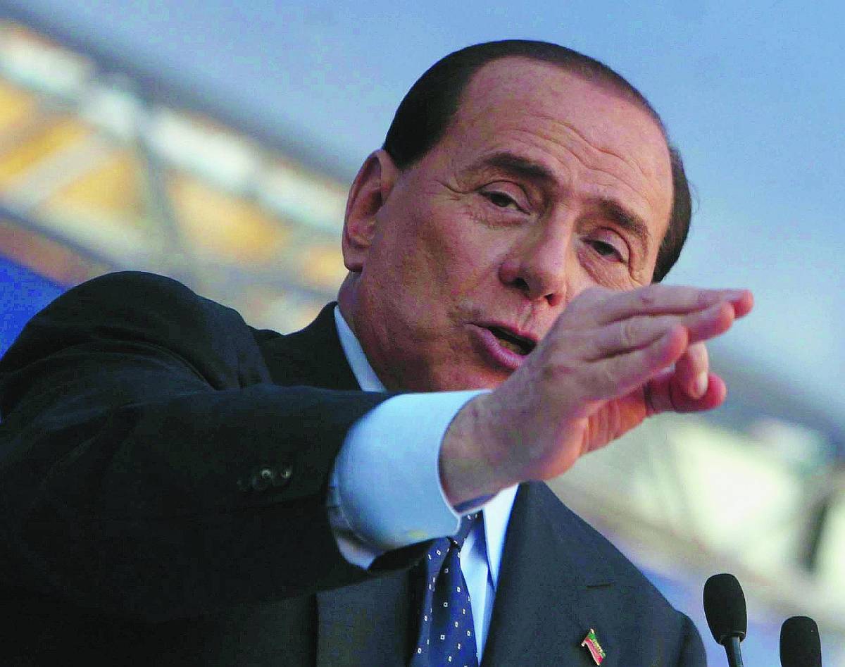 Berlusconi: "Fatto gravissimo, vogliono  
usare la Gdf contro gli avversari"