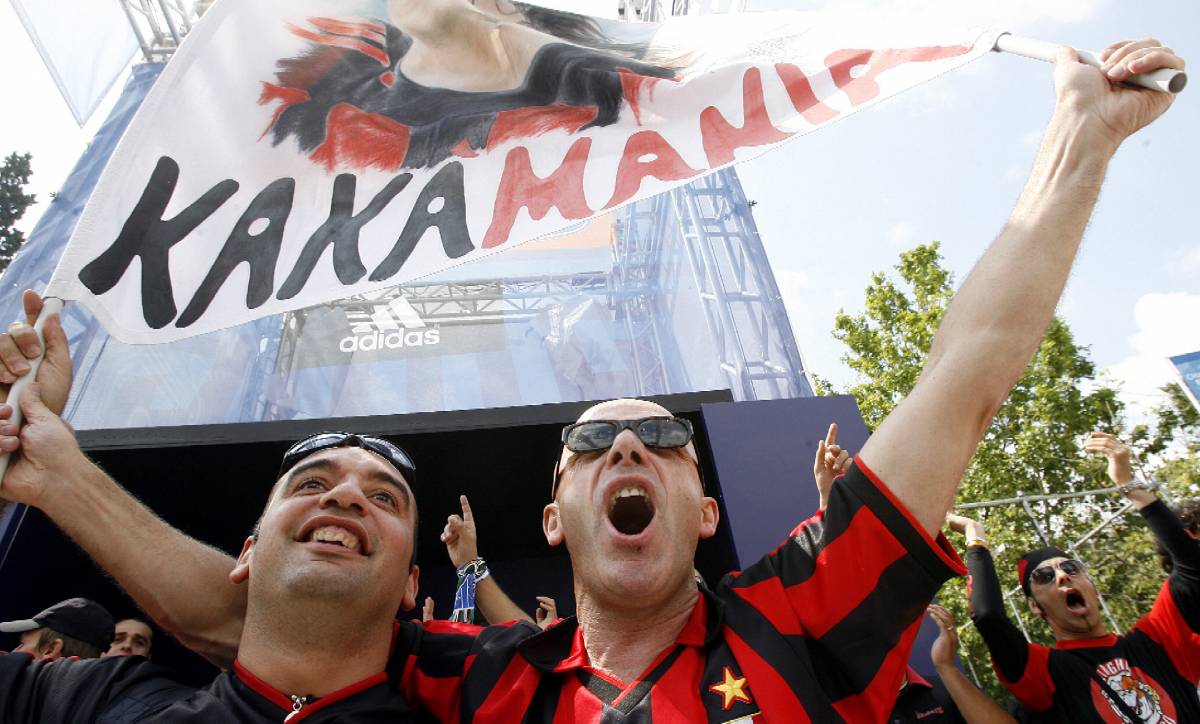 Milan-Liverpool, cresce l'attesa 
Piazza Duomo invasa dai tifosi