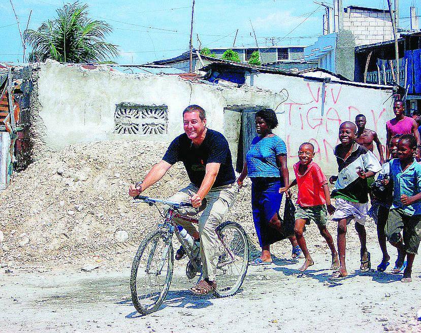 «Scuole di strada» per bimbi ad Haiti