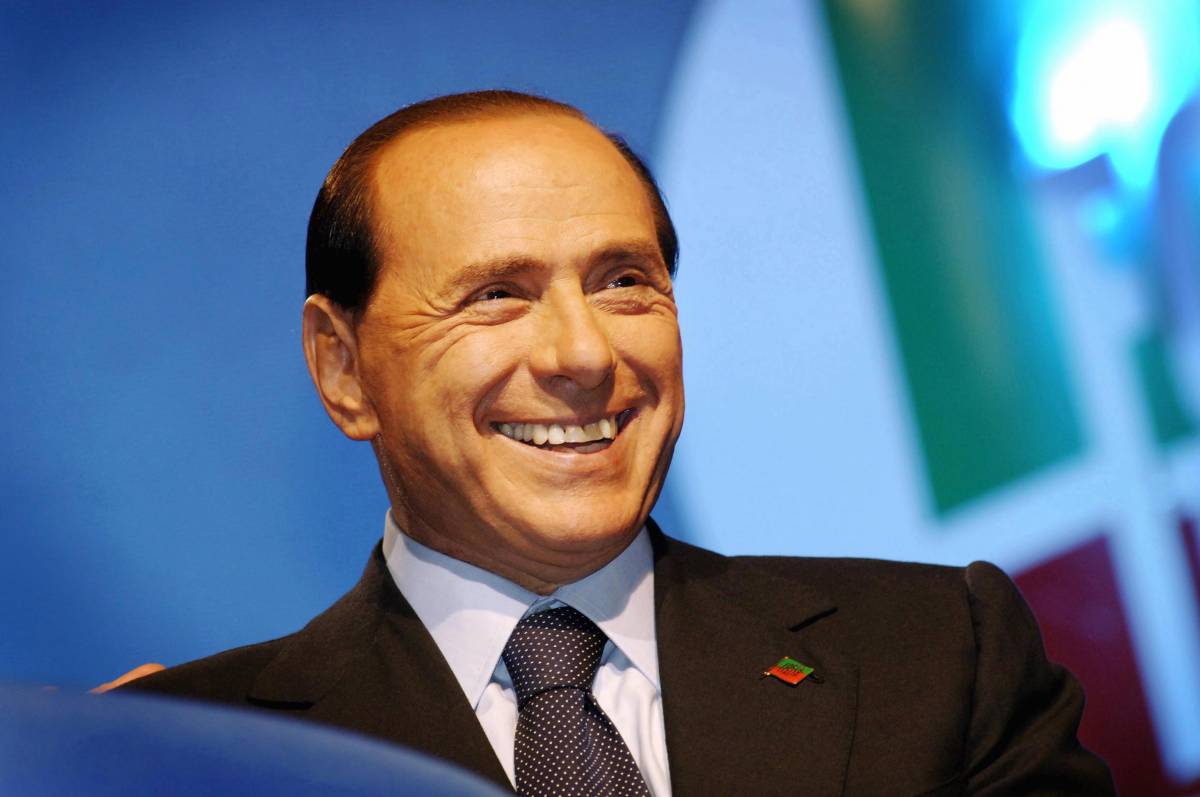 Berlusconi: "Se il Polo vince 
deve intervenire Napolitano"