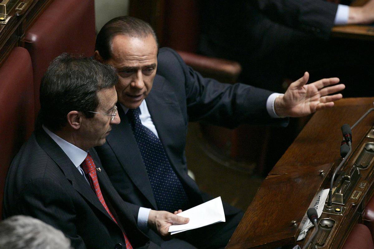 Berlusconi e i leader Cdl: "Emergenza democratica, vano l'appello di Napolitano"