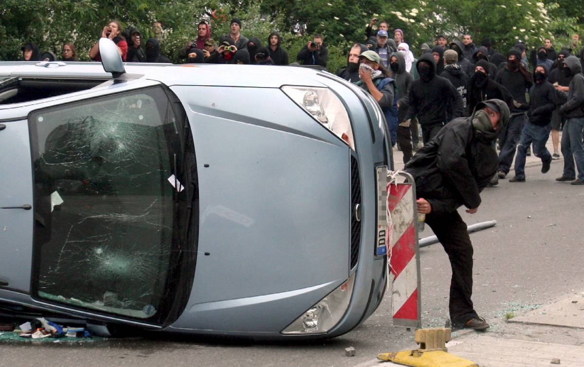 G8, autonomi all'assalto. Scontri a Rostock. Prc accusa la polizia