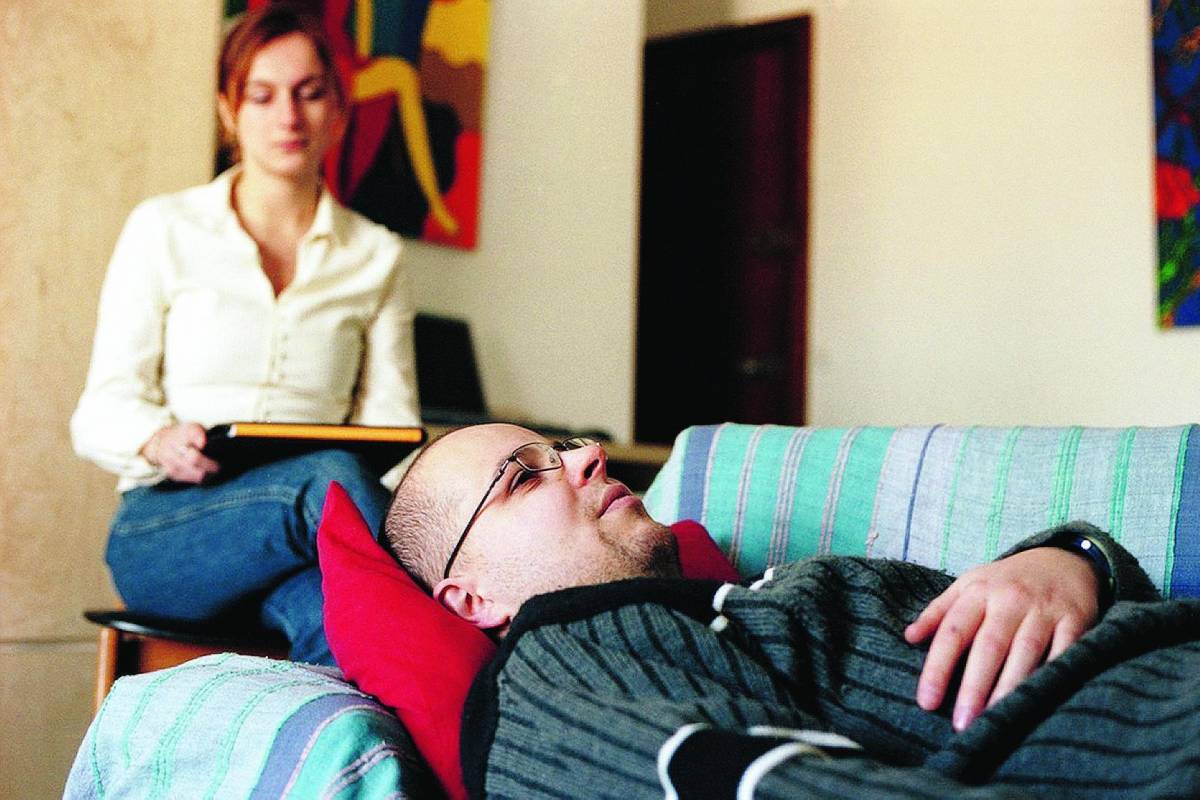 Figli difficili, mobbing e stress: 500mila lombardi sul lettino