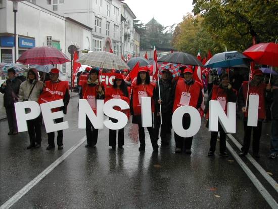 Pensioni, l'Ocse boccia ancora l'Italia: 
"Tempi troppo lunghi per le riforme"