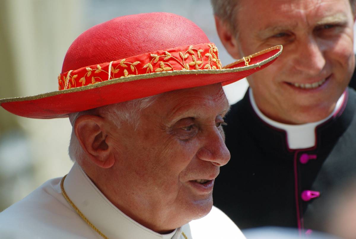 Svolta di Ratzinger sulla liturgia: via libera all’antica Messa in latino