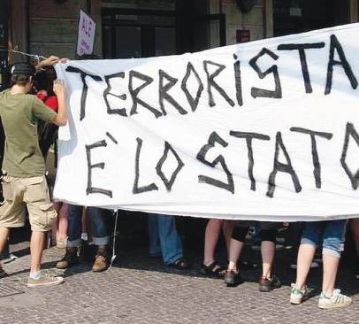 Terrorismo, corteo inneggia alle Br 
ma il ministro Amato non sente