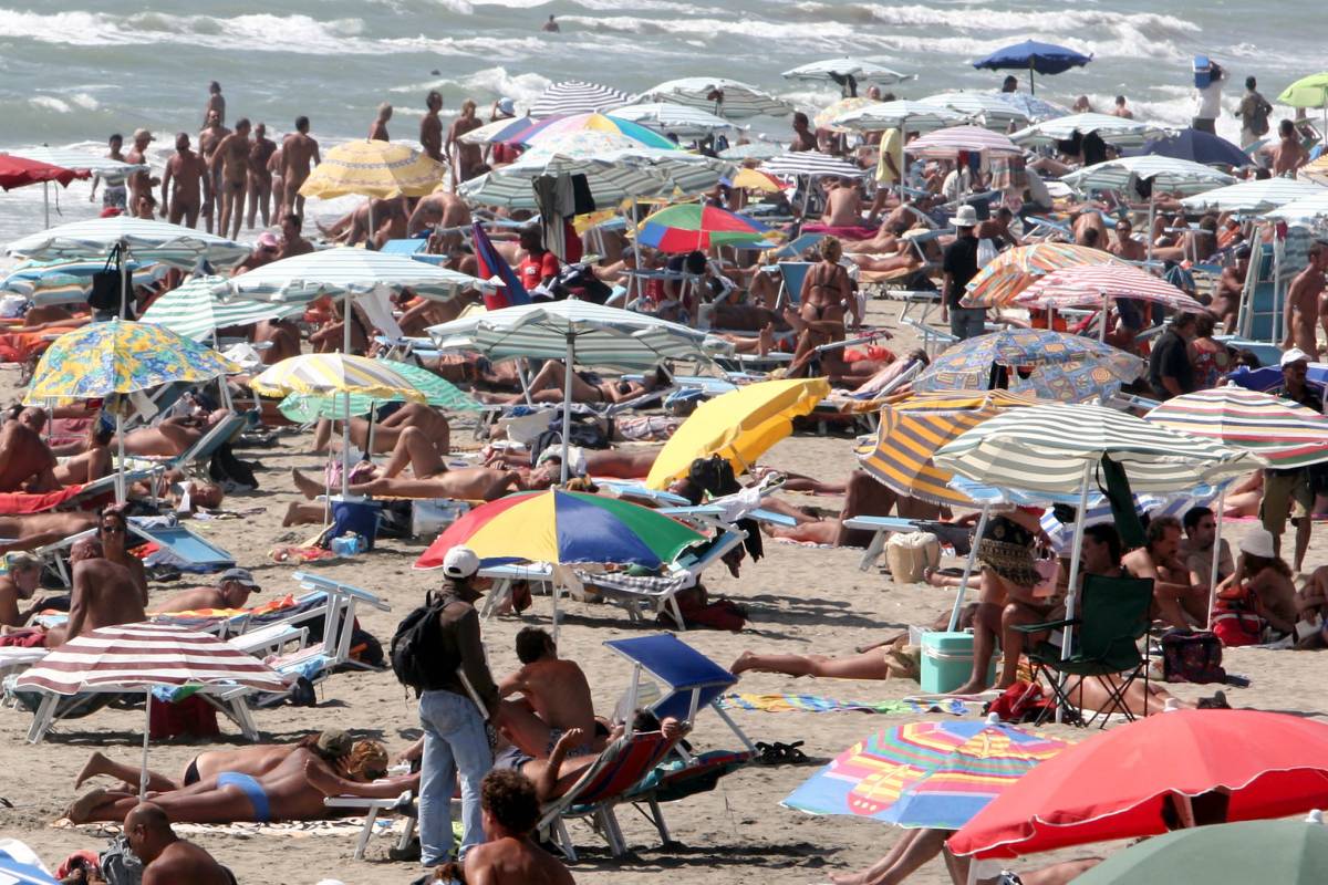 Bibione, zaino sospetto in spiaggia. Era una finta bomba