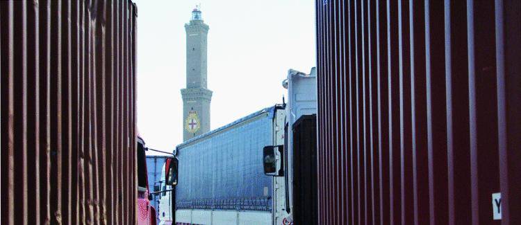 Sampierdarena vietata ai tir I camionisti: così il porto va ko